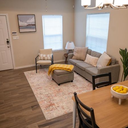 Апартаменты Fabulous King Size Bed In A Gated Neighborhood! Эдинбург Экстерьер фото