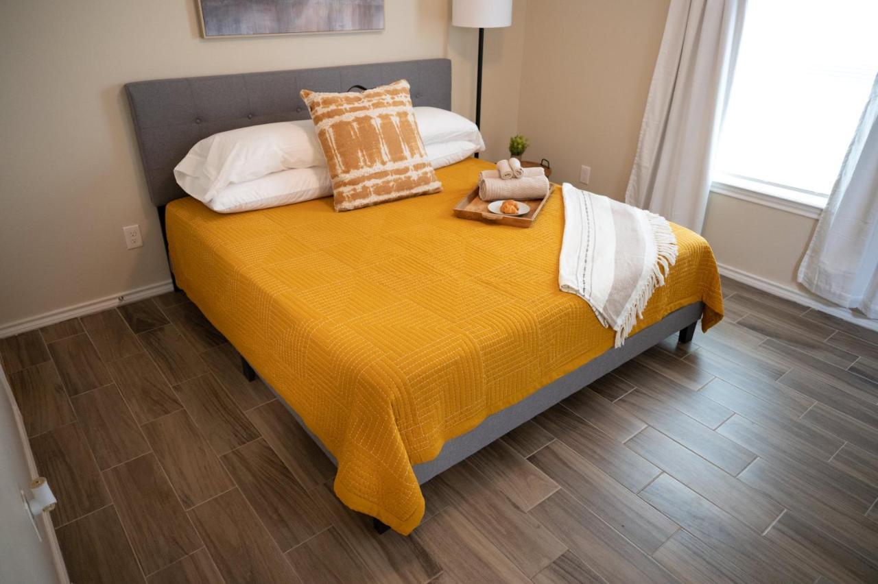Апартаменты Fabulous King Size Bed In A Gated Neighborhood! Эдинбург Экстерьер фото