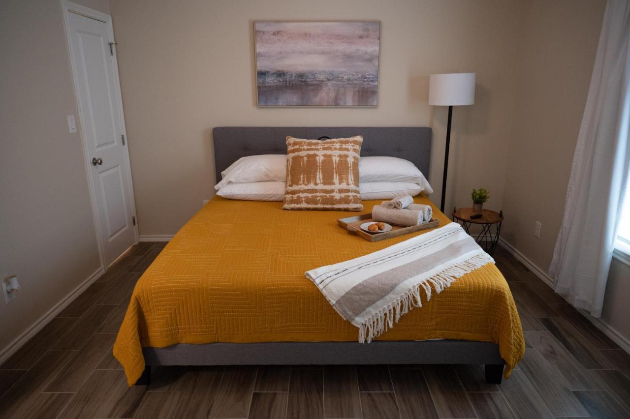 Апартаменты Fabulous King Size Bed In A Gated Neighborhood! Эдинбург Экстерьер фото