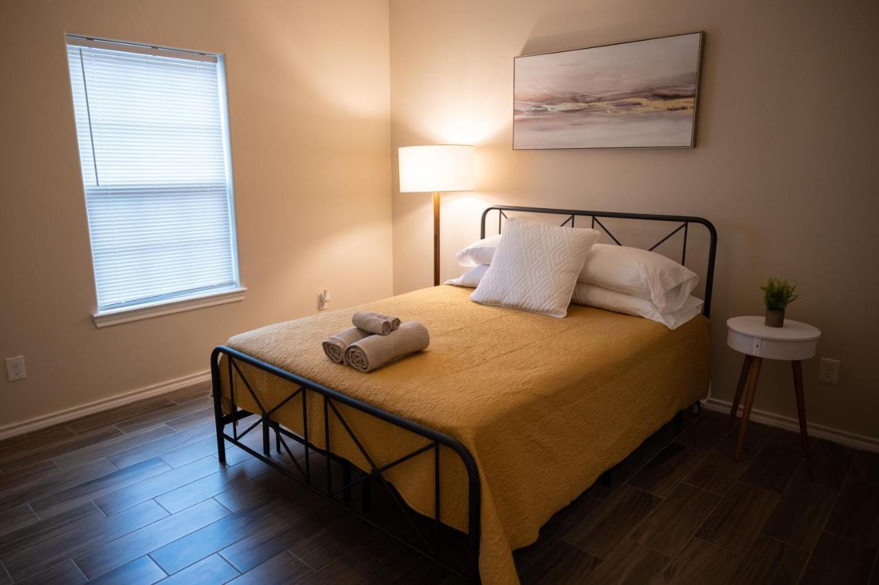 Апартаменты Fabulous King Size Bed In A Gated Neighborhood! Эдинбург Экстерьер фото